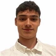 Persona con título de bachillerato con un alto nivel en matemáticas y otras asignaturas como economía, lengua y tecnología.